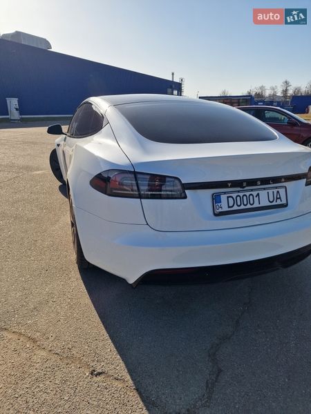 Tesla Model S 2023