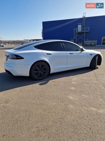 Tesla Model S 2023