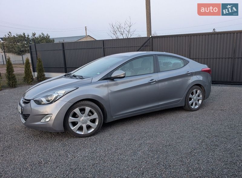 Hyundai Elantra 2012