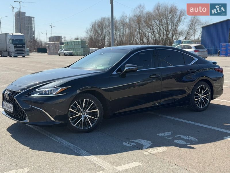 Lexus-5