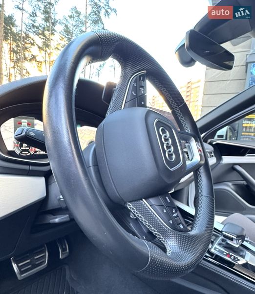 Audi-40