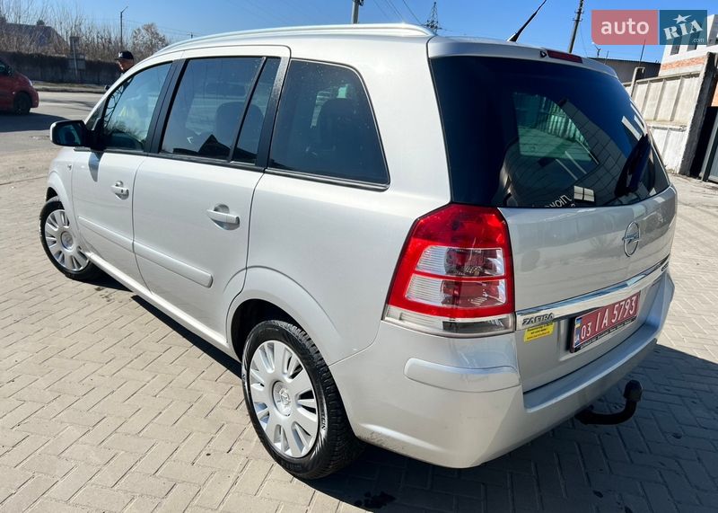 Opel Zafira 2012