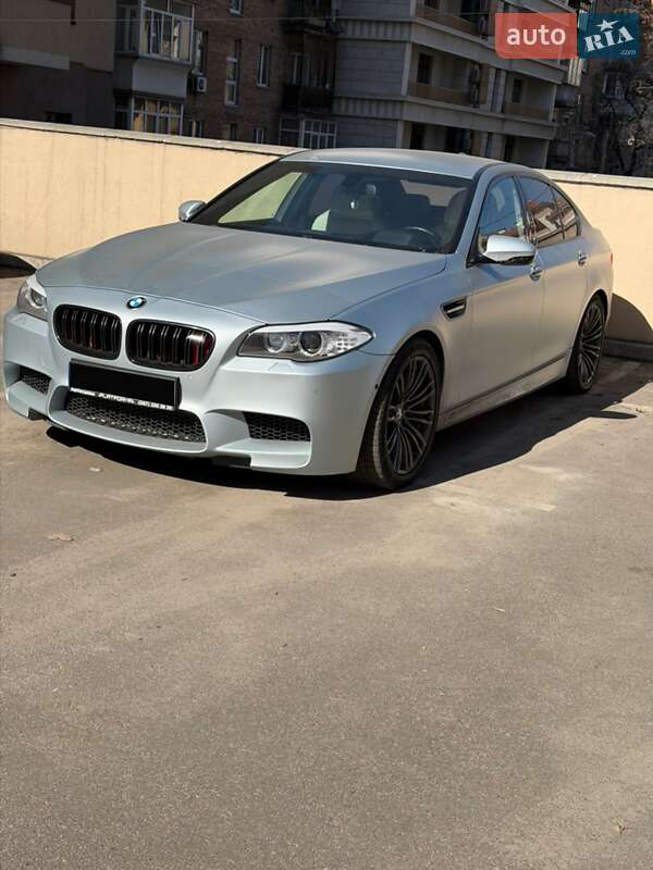 BMW M5 2012