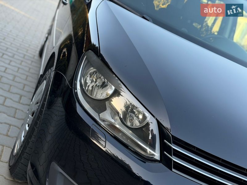 Volkswagen Touran 2012