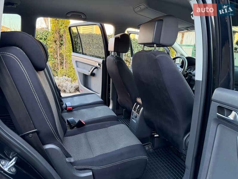 Volkswagen Touran 2012