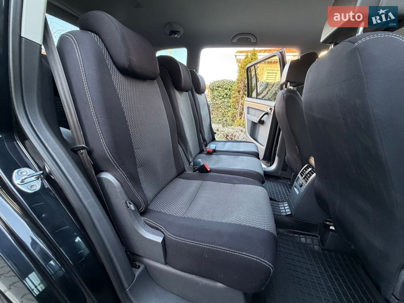 Volkswagen Touran 2012