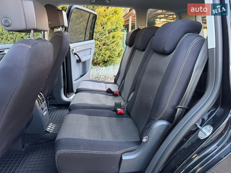 Volkswagen Touran 2012