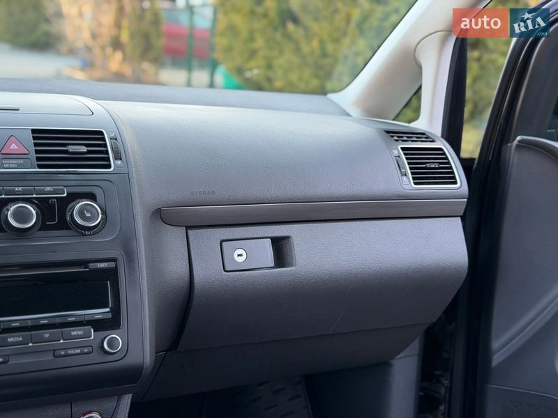 Volkswagen Touran 2012