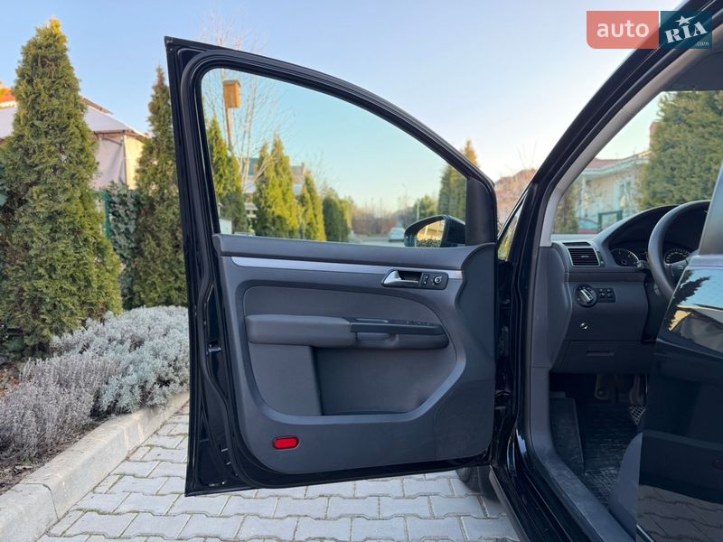 Volkswagen Touran 2012