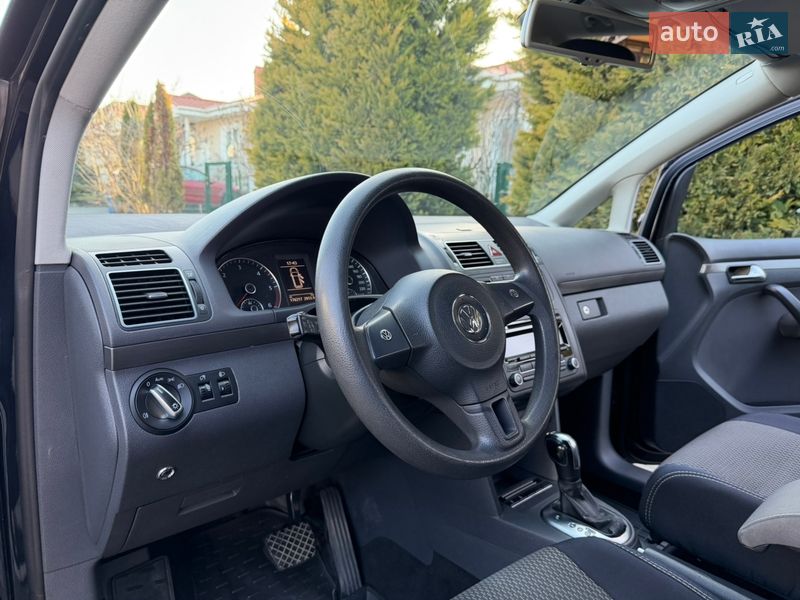 Volkswagen Touran 2012