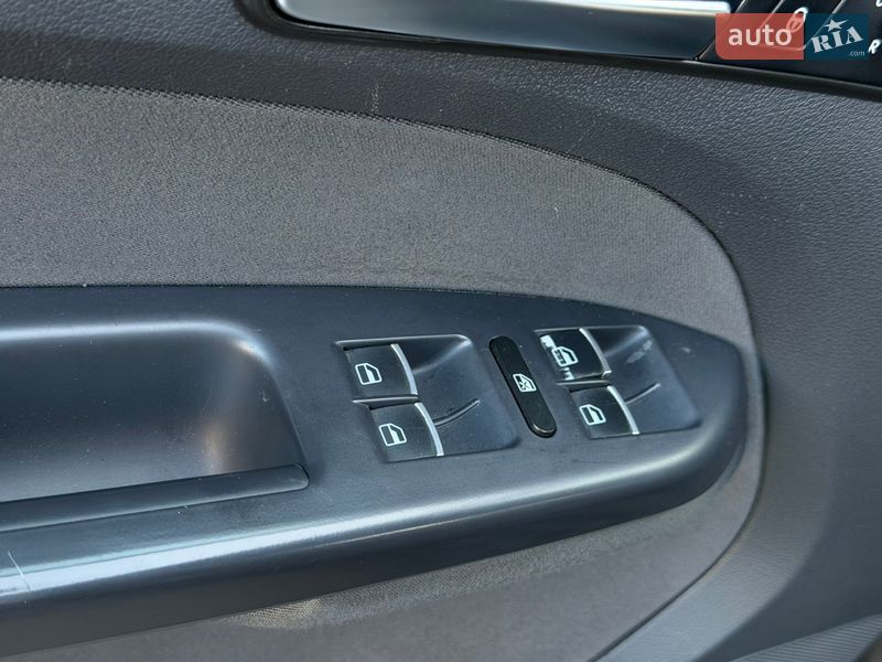 Volkswagen Touran 2012