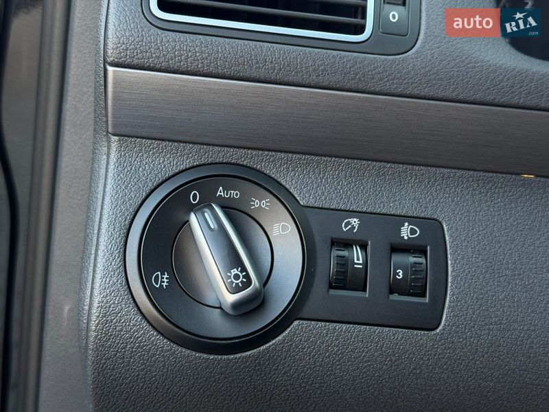 Volkswagen Touran 2012