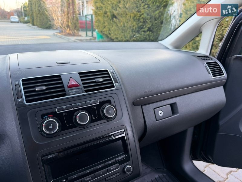 Volkswagen Touran 2012