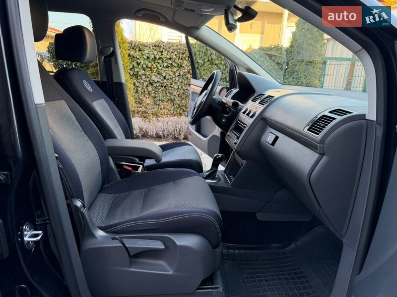 Volkswagen Touran 2012