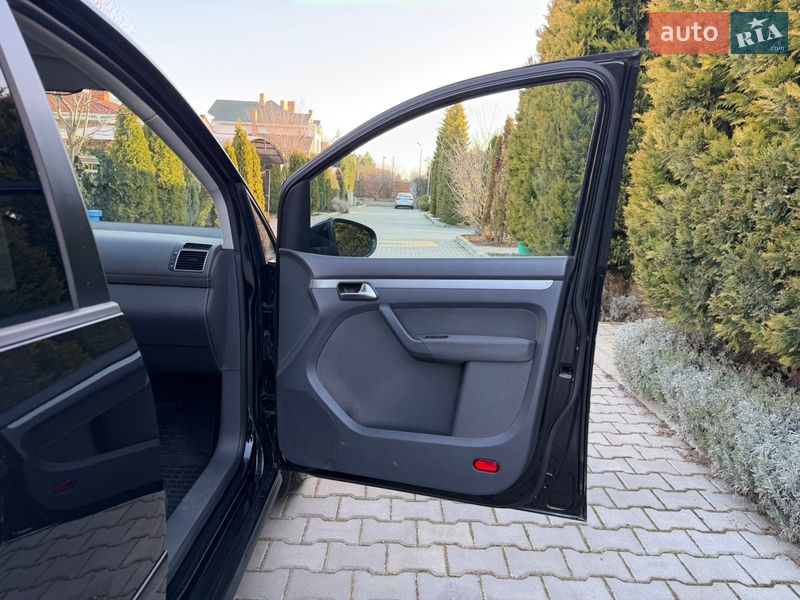 Volkswagen Touran 2012