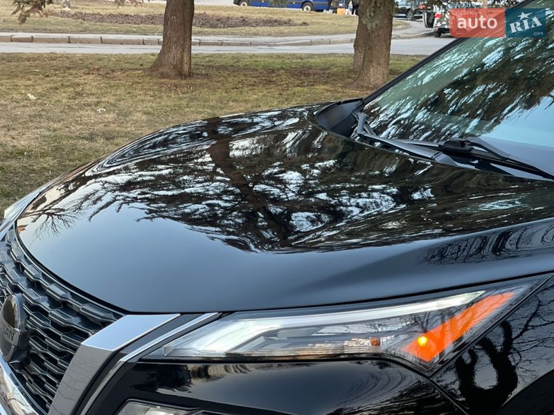 Nissan-35