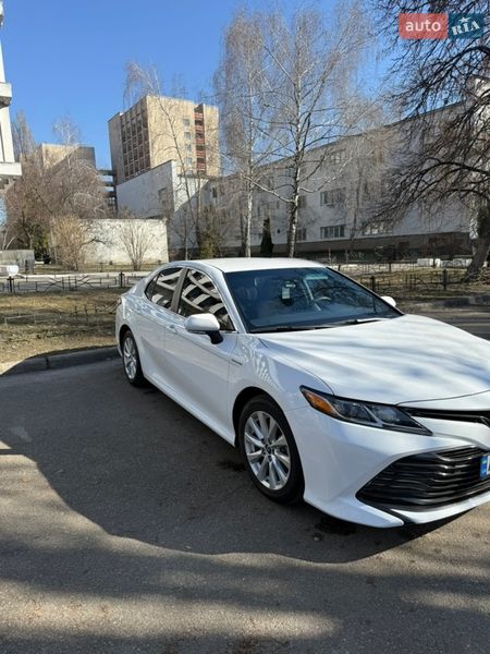 Toyota Camry 2019