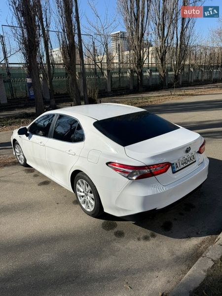 Toyota Camry 2019