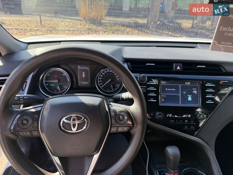 Toyota Camry 2019