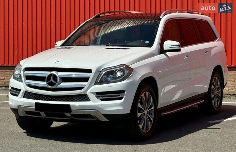 Mercedes-Benz-8