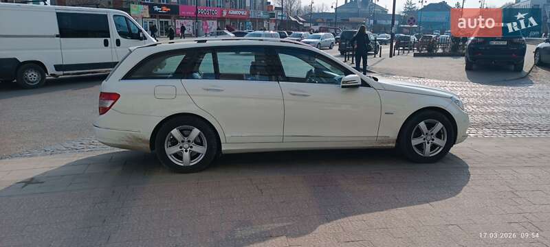 Mercedes-Benz-21