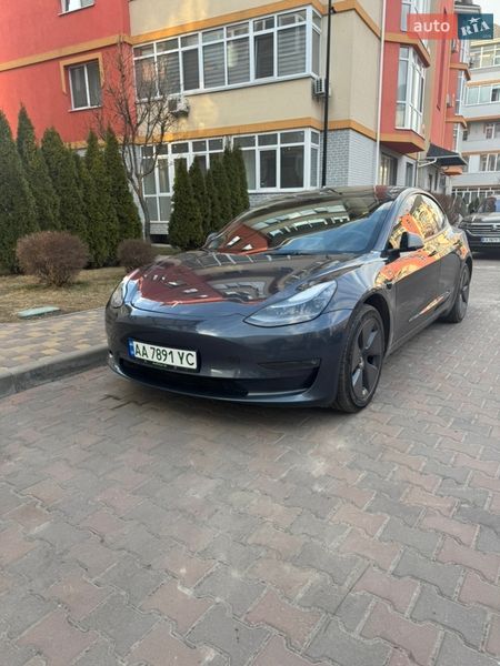 Tesla-0