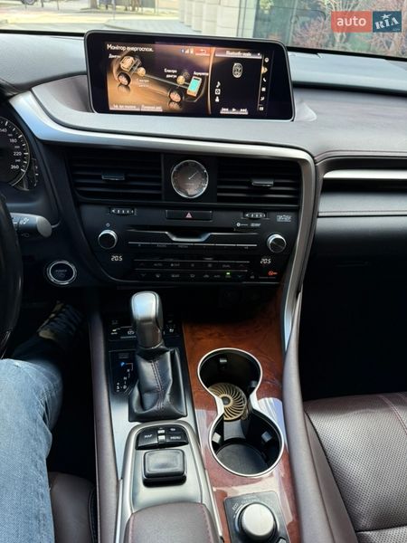 Lexus-1