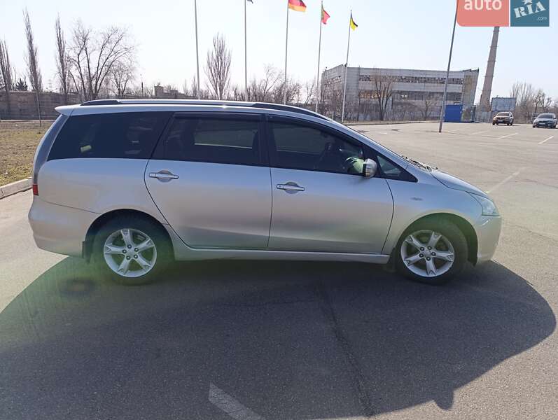 Mitsubishi Grandis 2008