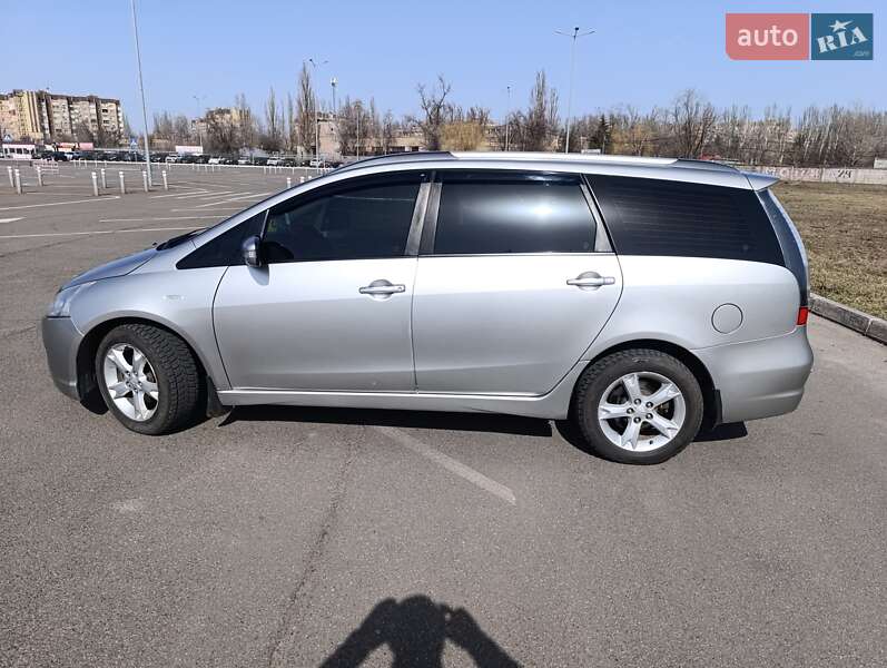 Mitsubishi Grandis 2008