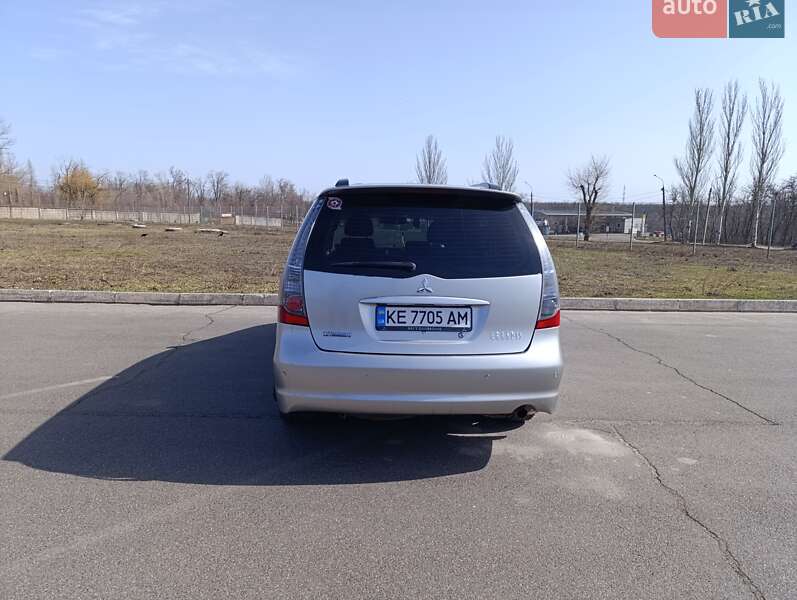 Mitsubishi Grandis 2008