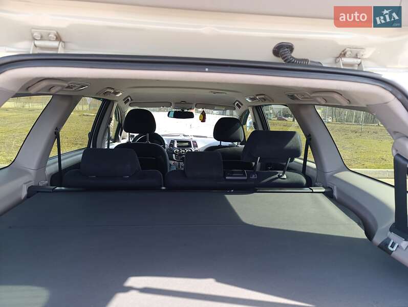 Mitsubishi Grandis 2008