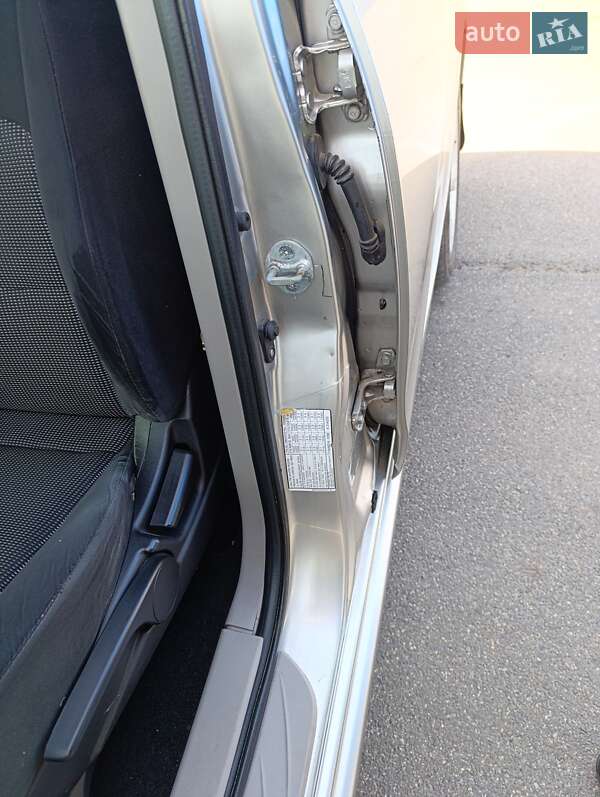 Mitsubishi Grandis 2008