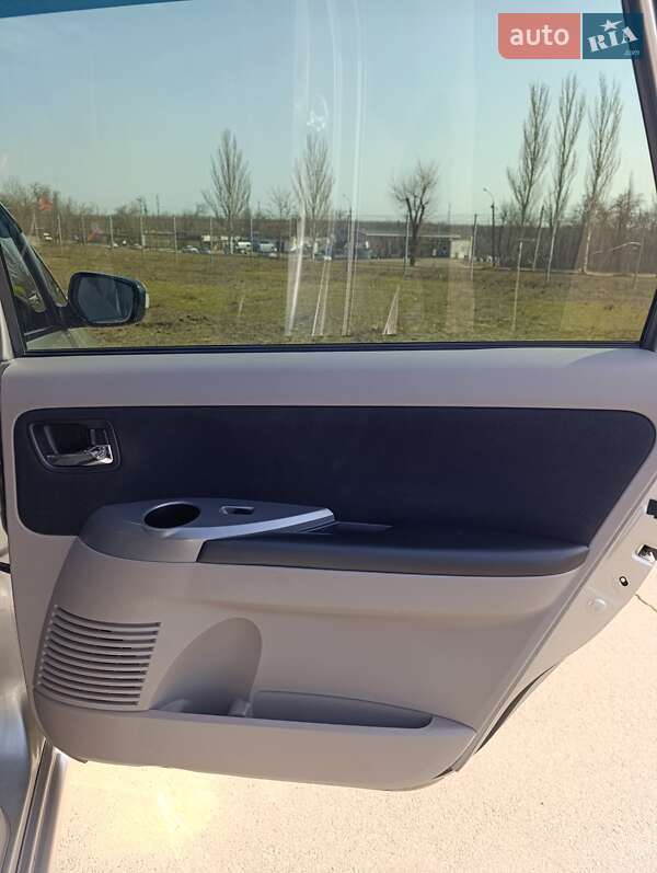 Mitsubishi Grandis 2008