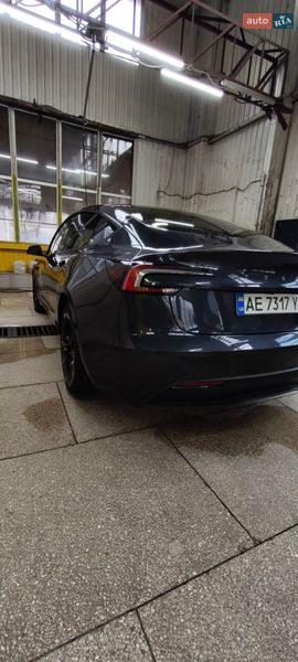 Tesla-0