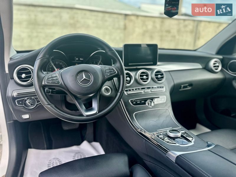Mercedes-Benz-56