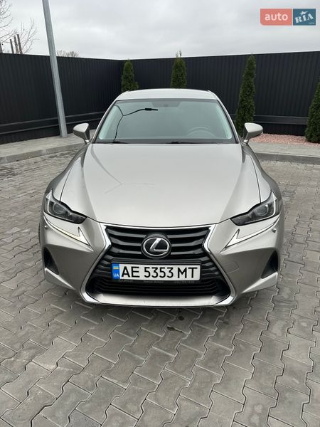Lexus-4