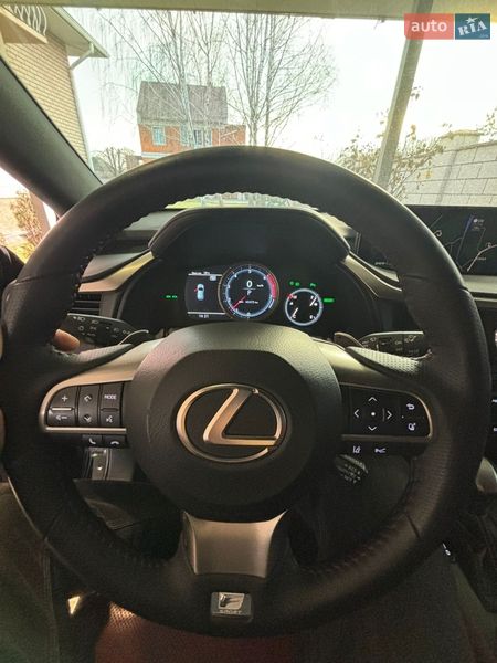 Lexus-9