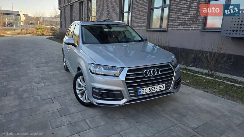 Audi-0