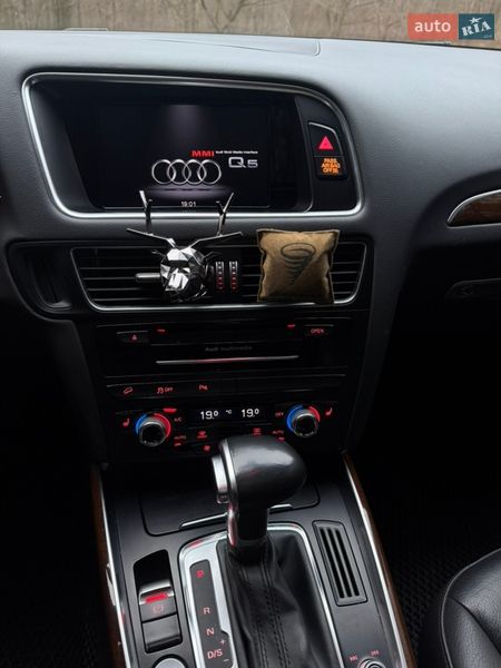 Audi-0