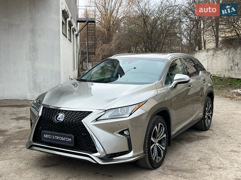 Lexus-23