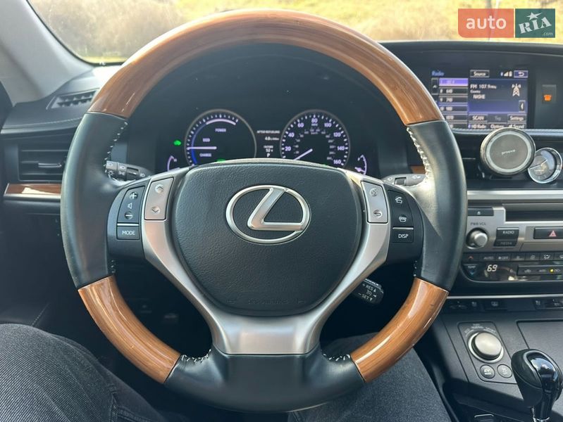 Lexus-2