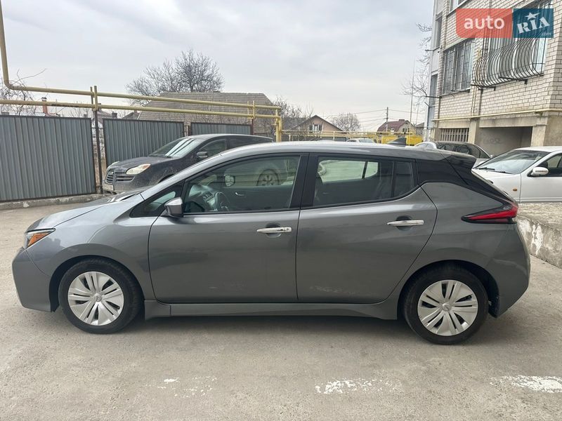 Nissan-13