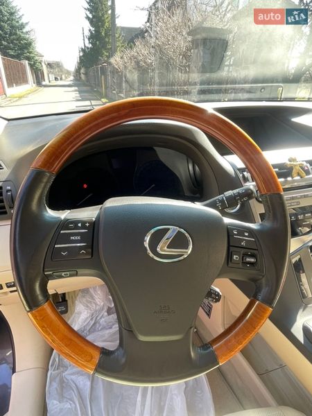Lexus-4