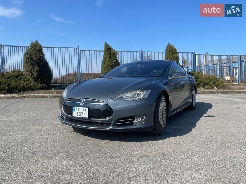 Tesla-10