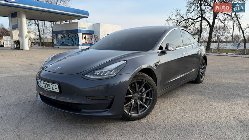 Tesla-3