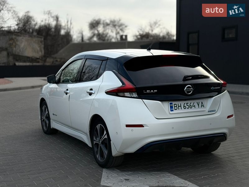Nissan-8