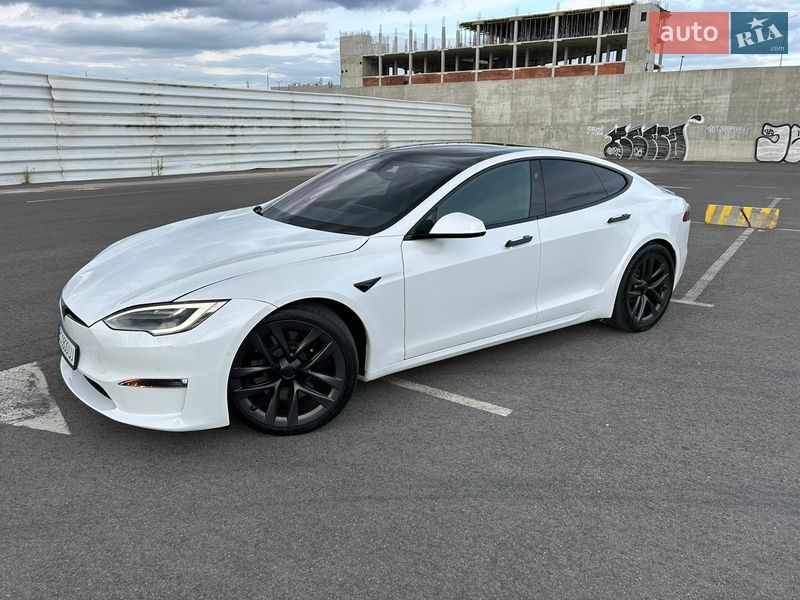 Tesla-33
