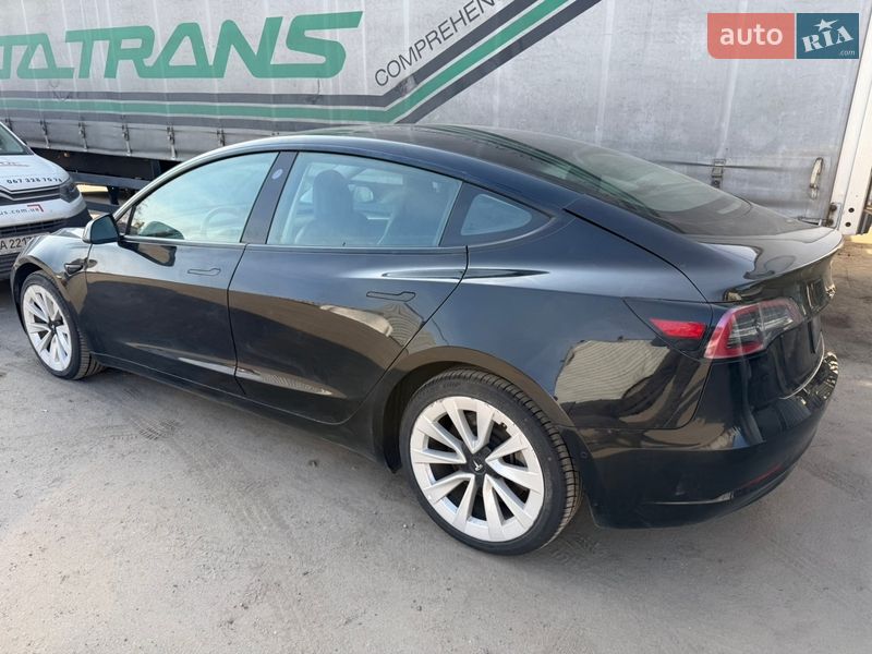 Tesla-18