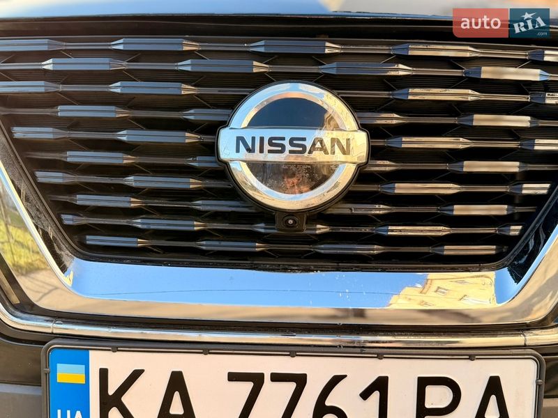 Nissan-42
