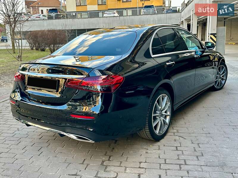 Mercedes-Benz-4